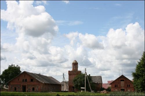Farmstead Aštrioji Kirsna. Estate