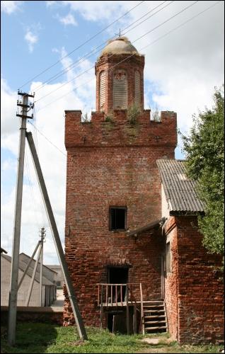 The clock tower in the farmstead Aštrioji Kirsna. Estate