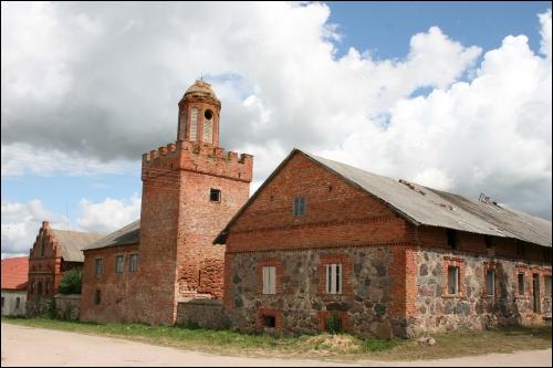 The farmstead Aštrioji Kirsna. Estate