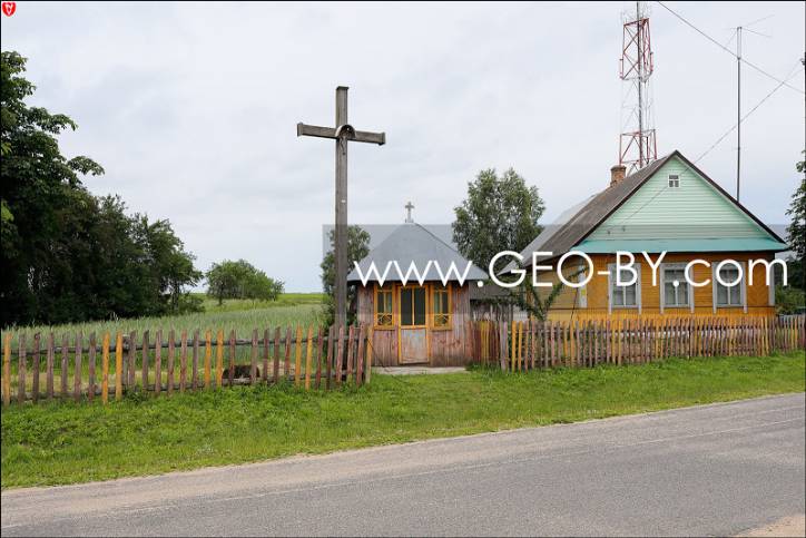 Aharodniki. Road chapel 