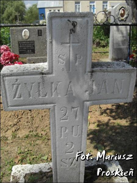  - Tomb of Polish soldiers died in 1920 . 