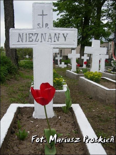 Niasviž. Tomb of Polish soldiers died in 1920 