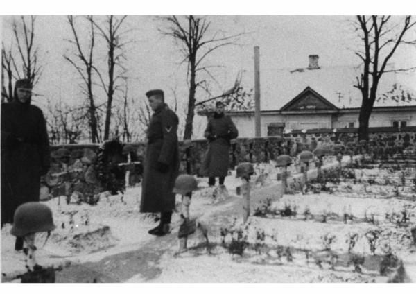 - Горад на фотаздымках часоў 2-ой сусветнай вайны . 
