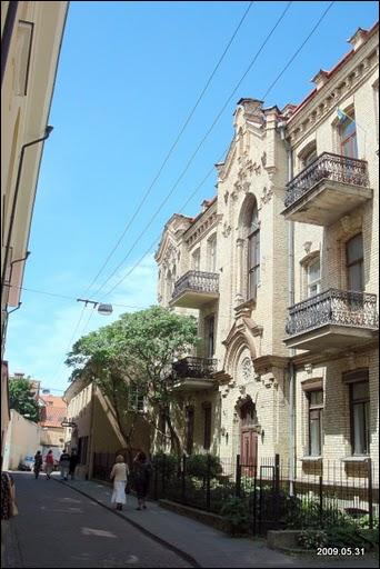  - Neighbourhood Old Town. 