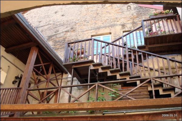  - Neighbourhood Old Town. 