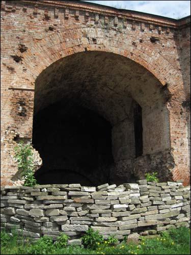  - cemetery Jewish. Fragments of the tombs from the cemetery (now the 'Lokomotiv' stadium stands here), composed in one of the forts of Brest Fortress
