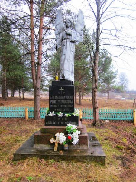 Dvarec. cemetery Old Catholic