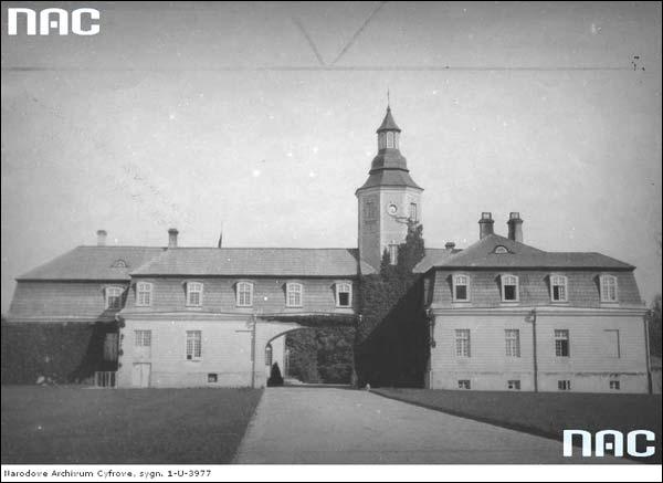  - Estate of Radziwiłł. Front view (photo 1918-1939)