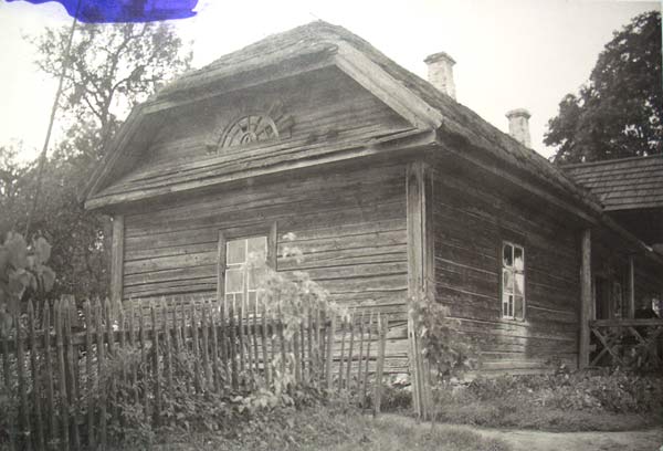 Manor . Manor house in Biruki. Photo by Jan Bulhak (from the Lith. State Hist. archive) - Manor . Manor house in Biruki. Photo by Jan Bulhak (from the Lith. State Hist. archive)