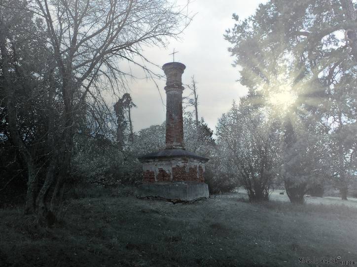  -  Memorial column. 