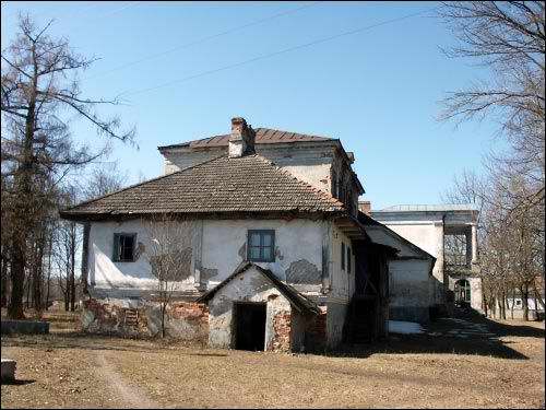  - Zespół pałacowo-parkowy . Fragment. Dobudowa do lewego, piętrowego skrzydła dworu