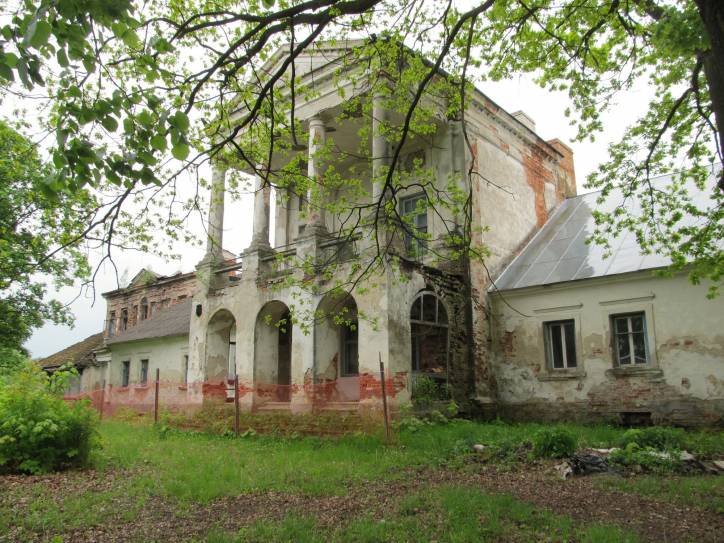  - Zespół pałacowo-parkowy . 