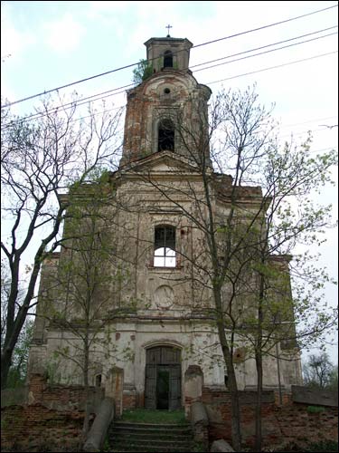 Łyskava. Catholic church of the Holy Trinity and the Monastery of Missionary