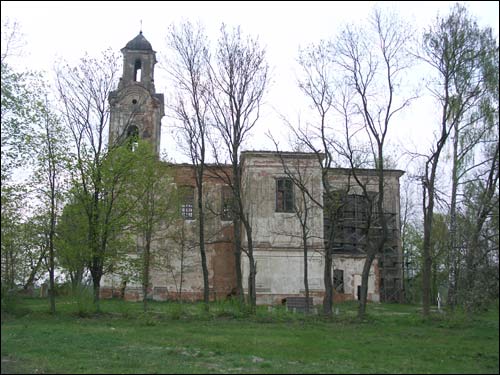 Łyskava. Catholic church of the Holy Trinity and the Monastery of Missionary