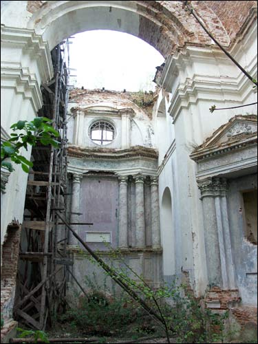 Łyskava. Catholic church of the Holy Trinity and the Monastery of Missionary