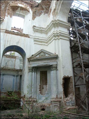 Łyskava. Catholic church of the Holy Trinity and the Monastery of Missionary