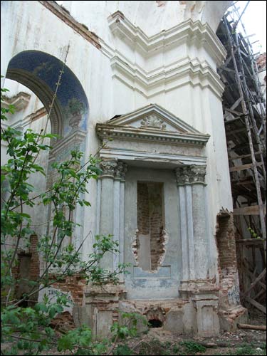 Łyskava. Catholic church of the Holy Trinity and the Monastery of Missionary
