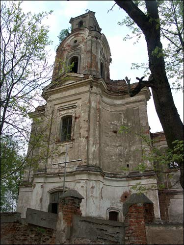 Łyskava. Catholic church of the Holy Trinity and the Monastery of Missionary
