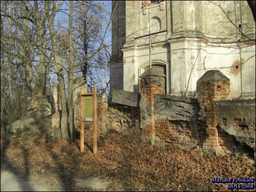 Łyskava. Catholic church of the Holy Trinity and the Monastery of Missionary