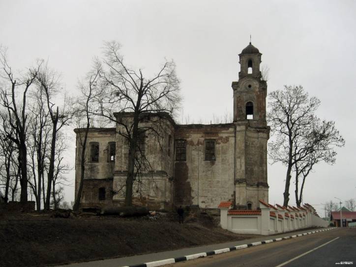 Łyskava. Catholic church of the Holy Trinity and the Monastery of Missionary