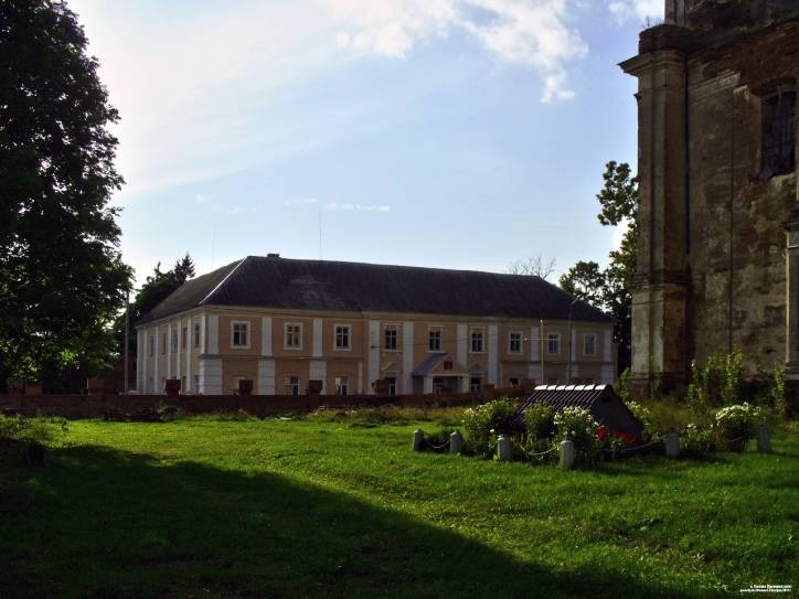 Łyskava. Catholic church of the Holy Trinity and the Monastery of Missionary