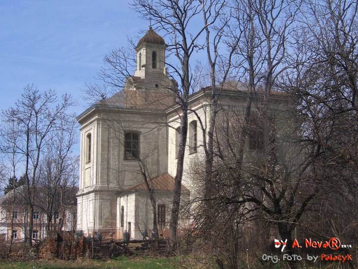 Łyskava. Catholic church of the Holy Trinity and the Monastery of Missionary