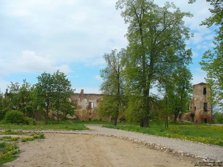 Halšany.  Castle of Sapieha, ruins