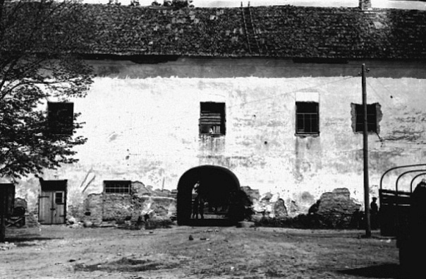 Halšany.  Castle of Sapieha, ruins