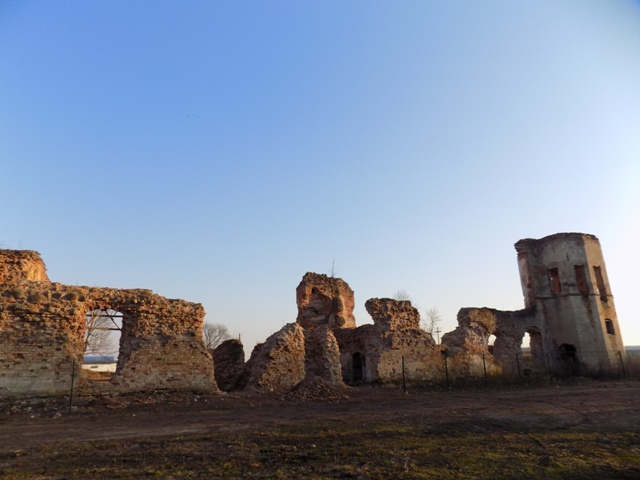 Halšany.  Castle of Sapieha, ruins