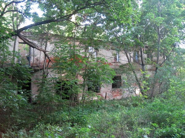  - Farmstead . 