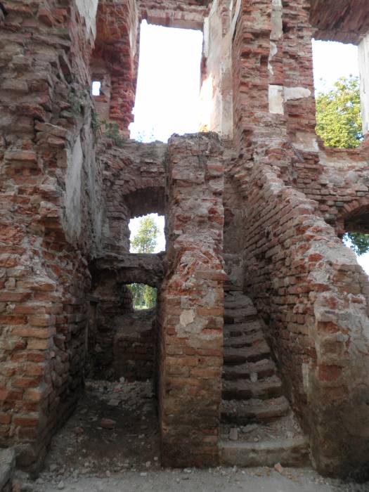 Halšany.  Castle of Sapieha, ruins