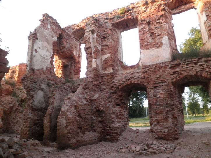 Halšany.  Castle of Sapieha, ruins
