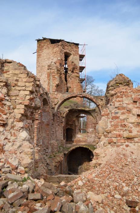 Halšany.  Castle of Sapieha, ruins