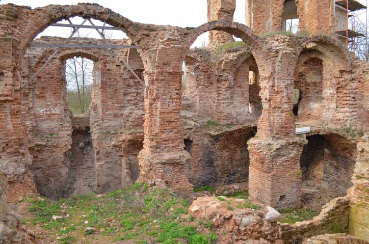 Halšany.  Castle of Sapieha, ruins
